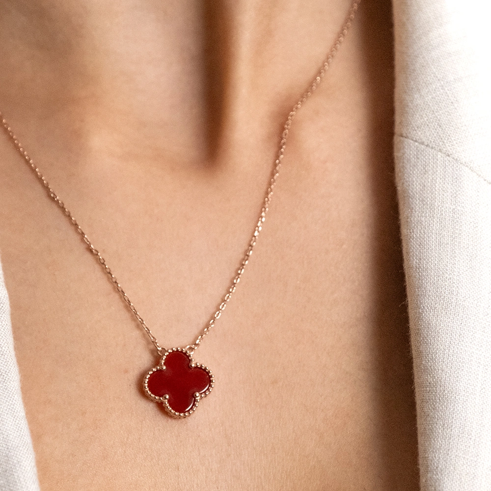 Reegalia Scarlet Clover Pendant – 925 Silver Gold-Plated Necklace