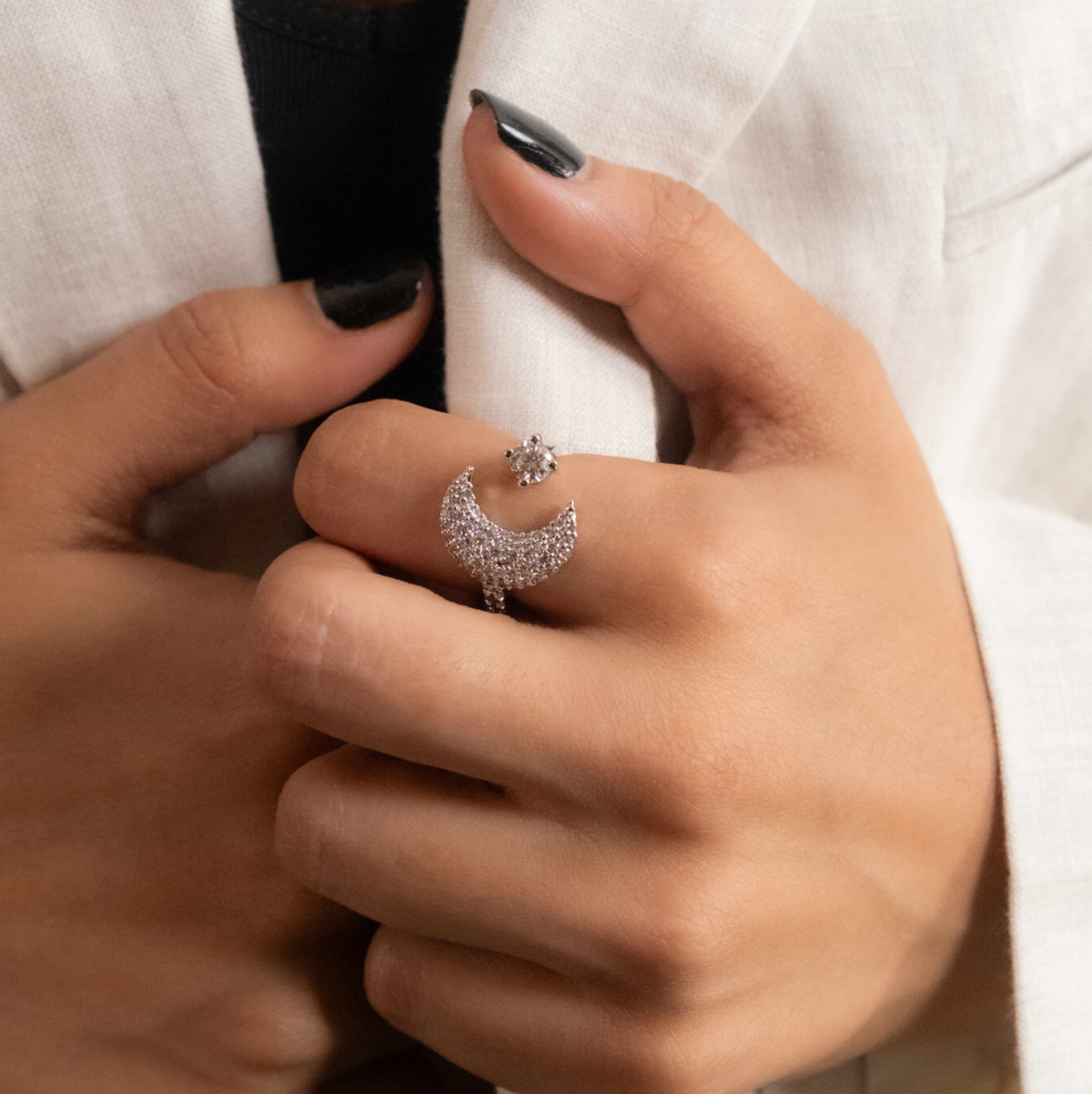 Reegalia Celestial Radiance Ring – 925 Silver with CZ Embellishments